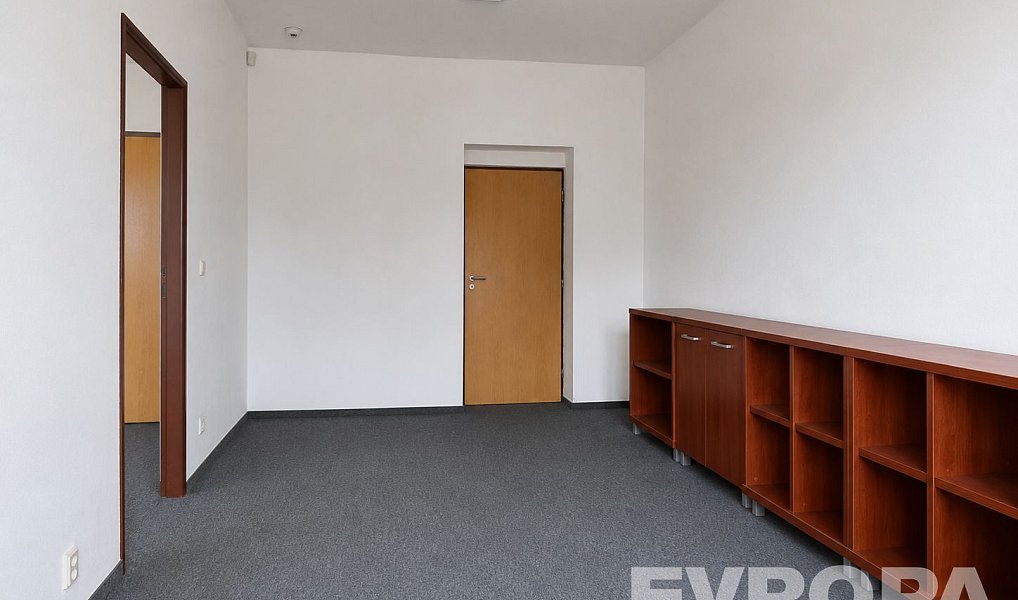 Pronájem kanceláře 67 m², Hradec Králové – náhled fotky 7