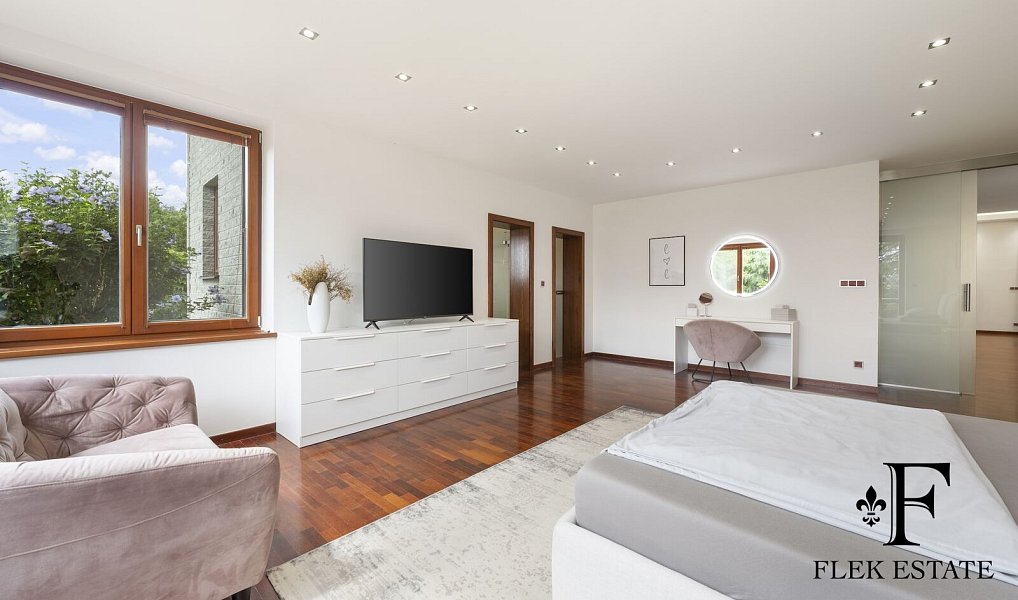 Prodej domu 371 m² s pozemkem 2 392 m², Medlov – náhled fotky 19