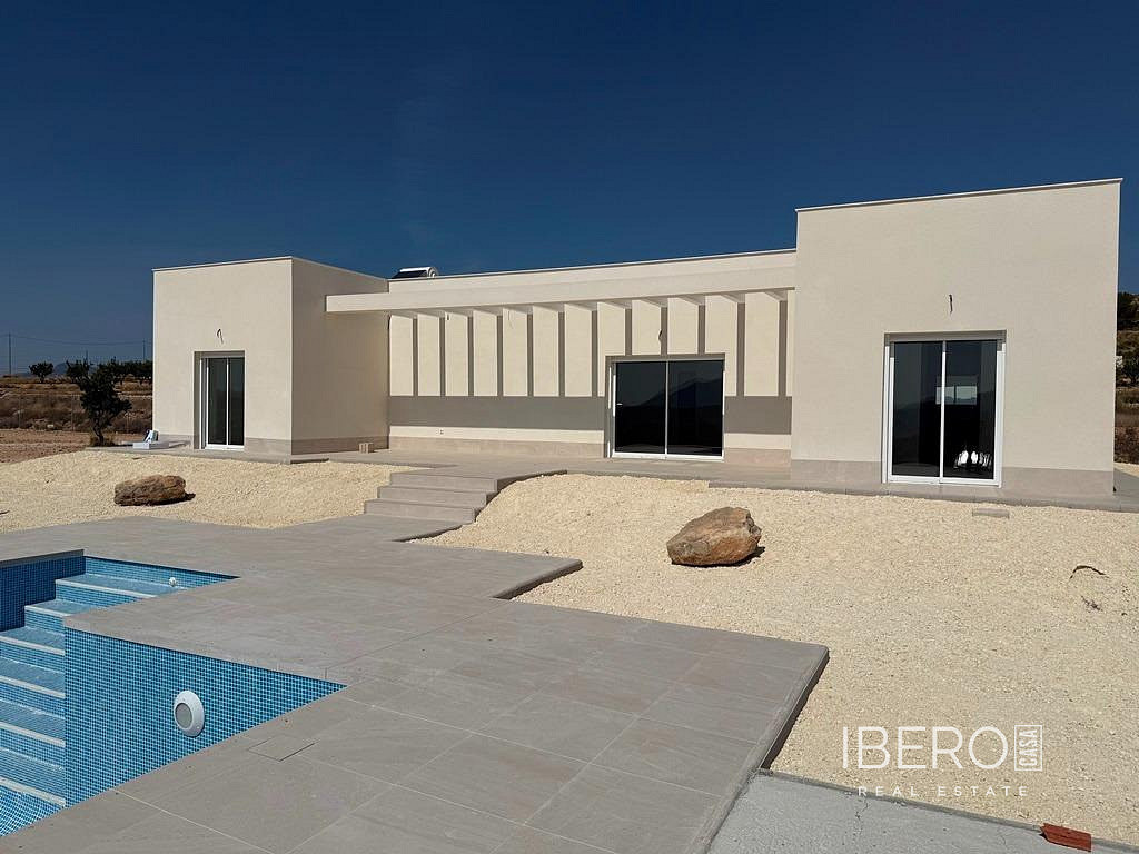 Prodej domu 100 m² s pozemkem 10 000 m²