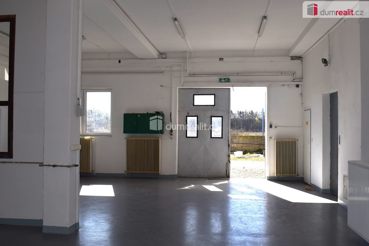 Pronájem komerčního objektu (jiného typu) 143 m² — photo 2