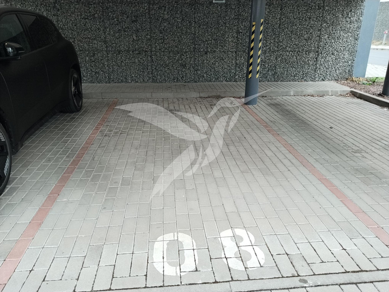 Pronájem krytého parkovacího stání v Plzni