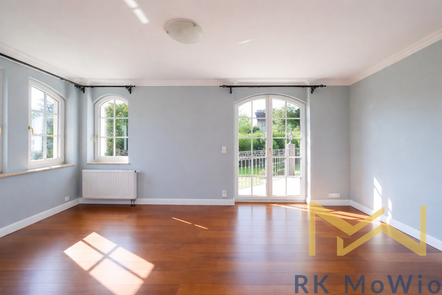 Pronájem domu 600 m² s pozemkem 1 450 m² — photo 2