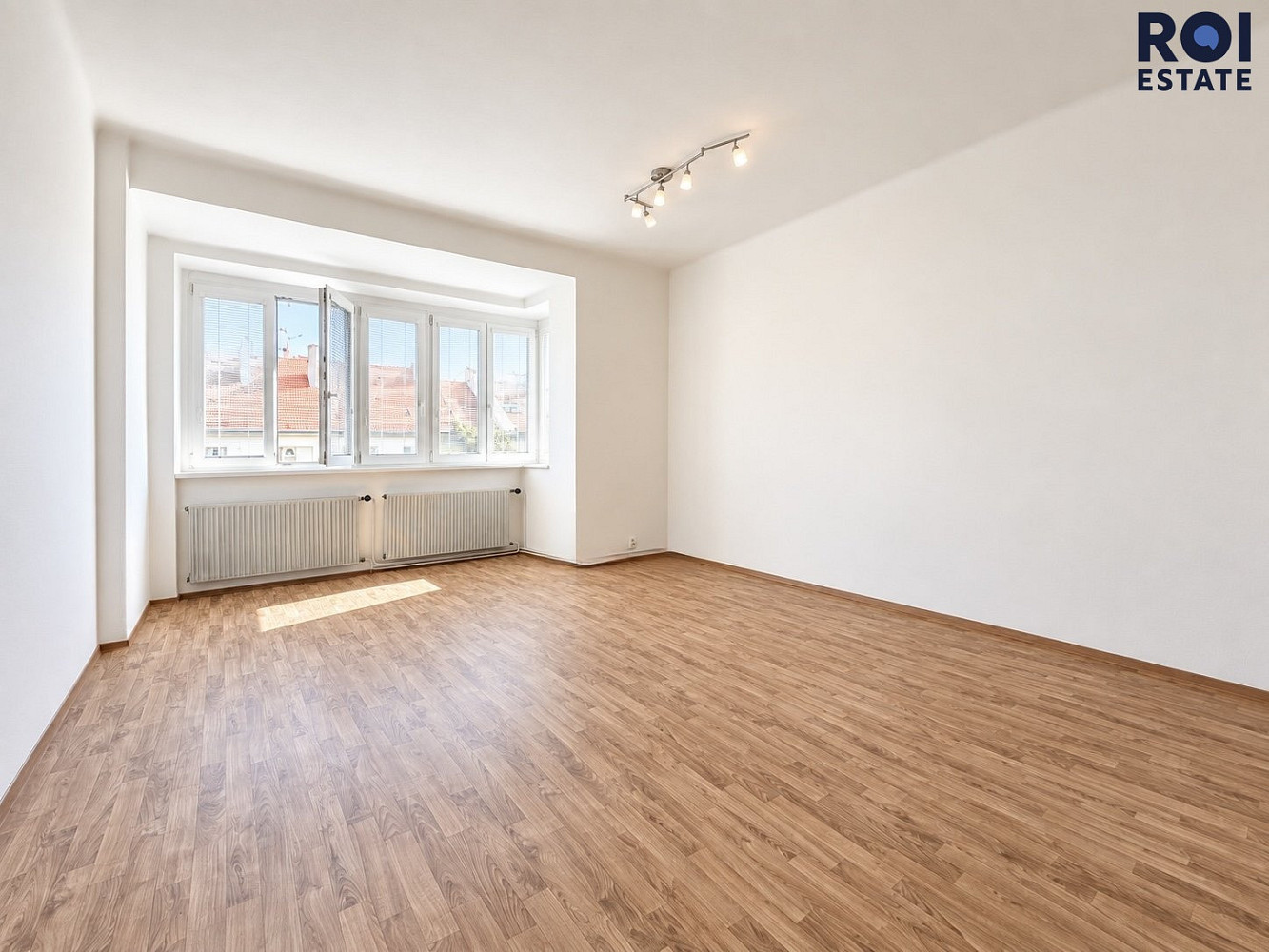 Pronájem bytu 3+1 91 m² – fotografie 2