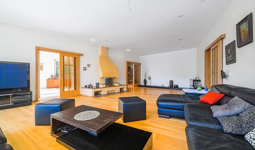 Prodej domu 1 032 m² s pozemkem 2 429 m², Zlín – náhled fotky 12