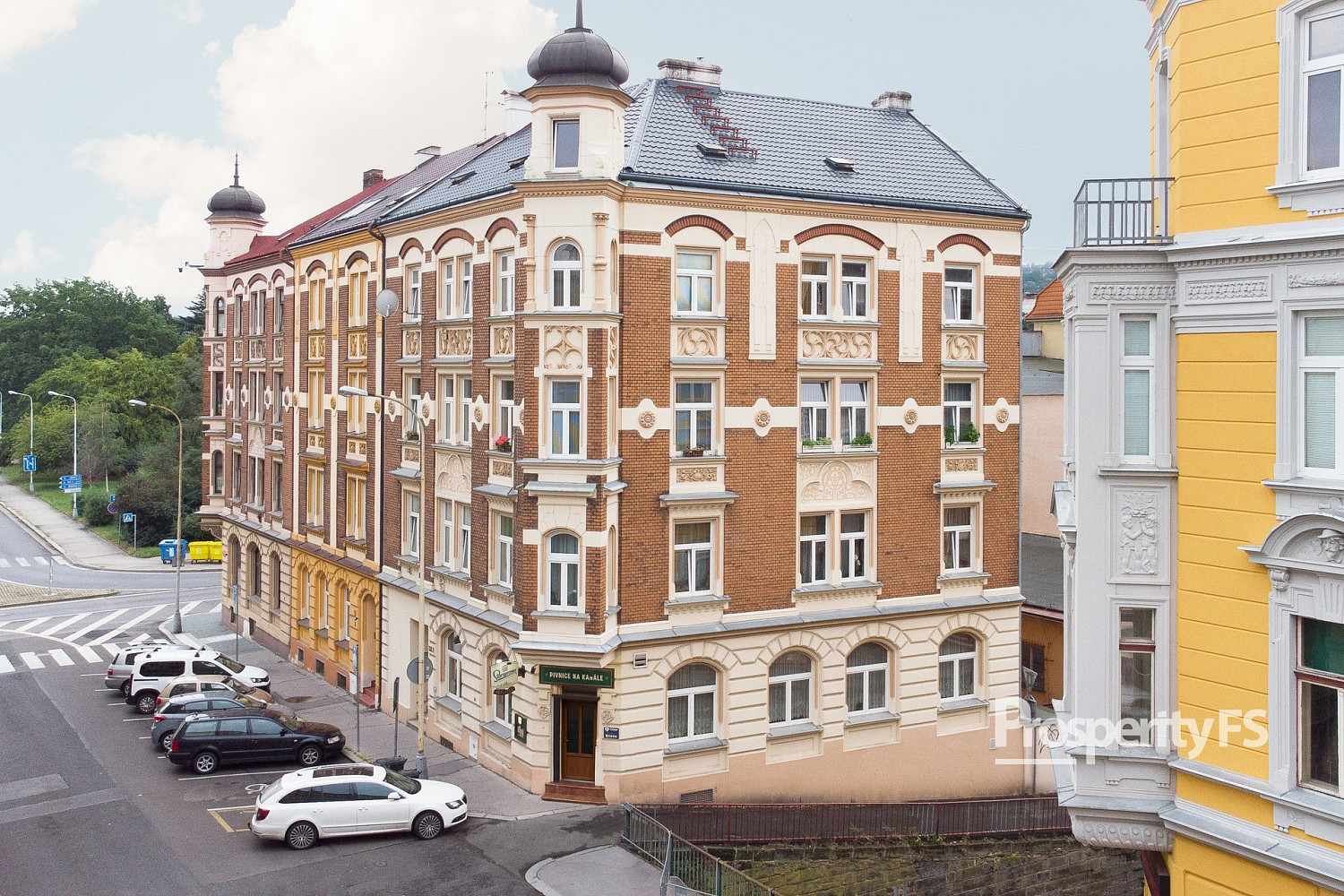 Prodej obchodních prostor 143 m² — photo 2