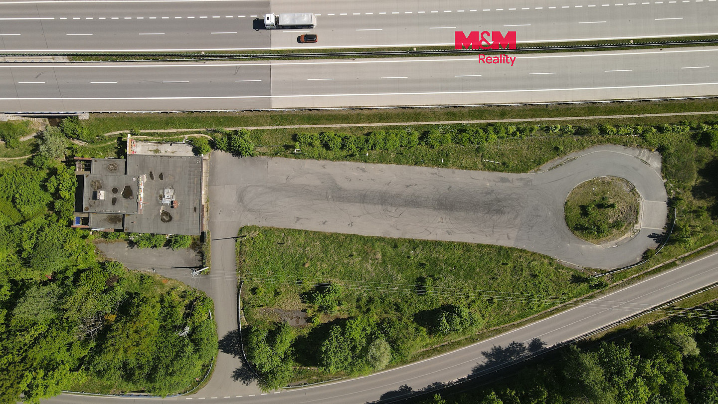 Prodej komerčního objektu (jiného typu) 890 m²