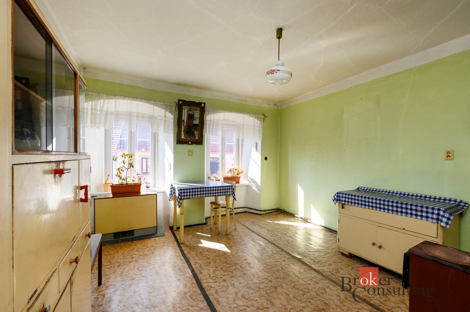 Prodej domu 90 m² s pozemkem 1 070 m² — photo 2