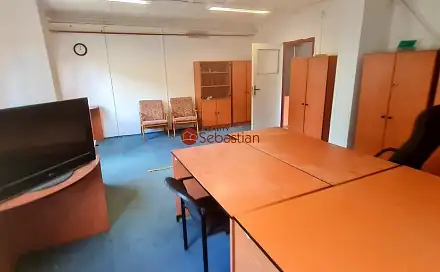 Pronájem kanceláře 340 m², V Mlejnku, Hradec Králové - Třebeš