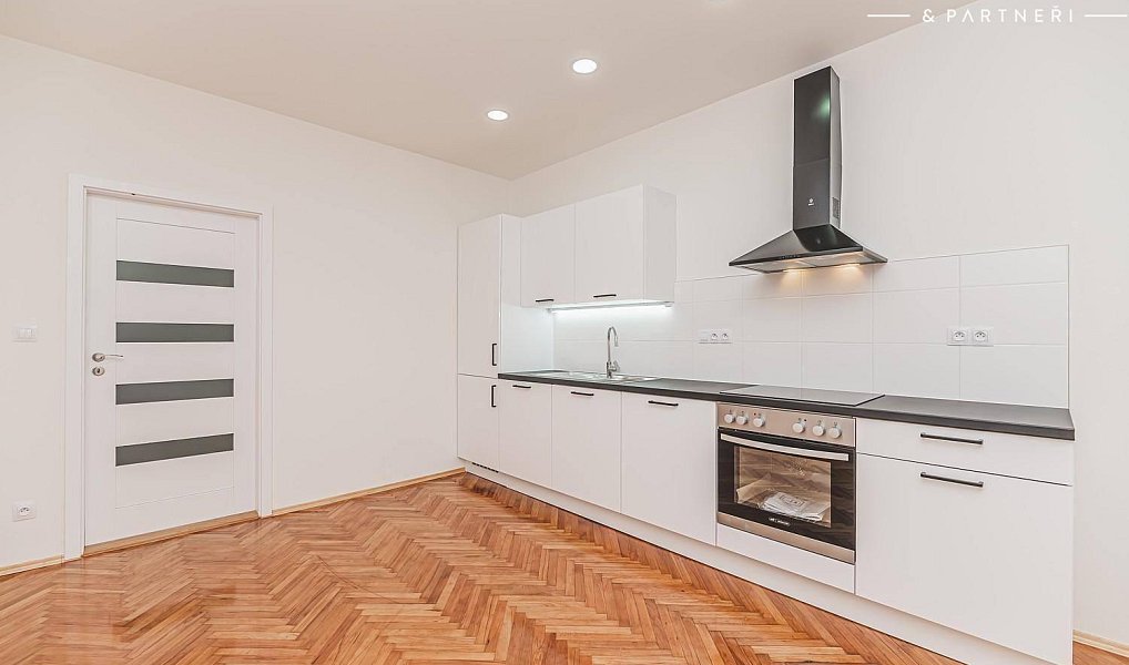 Pronájem bytu 2+kk 46 m², Hradec Králové – náhled fotky 5