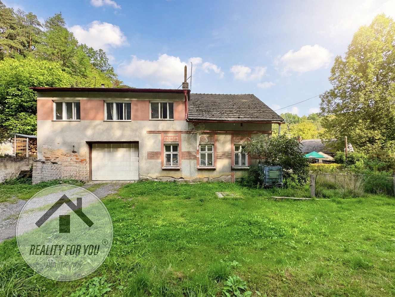 Prodej domu 220 m² s pozemkem 529 m² – fotografie 2