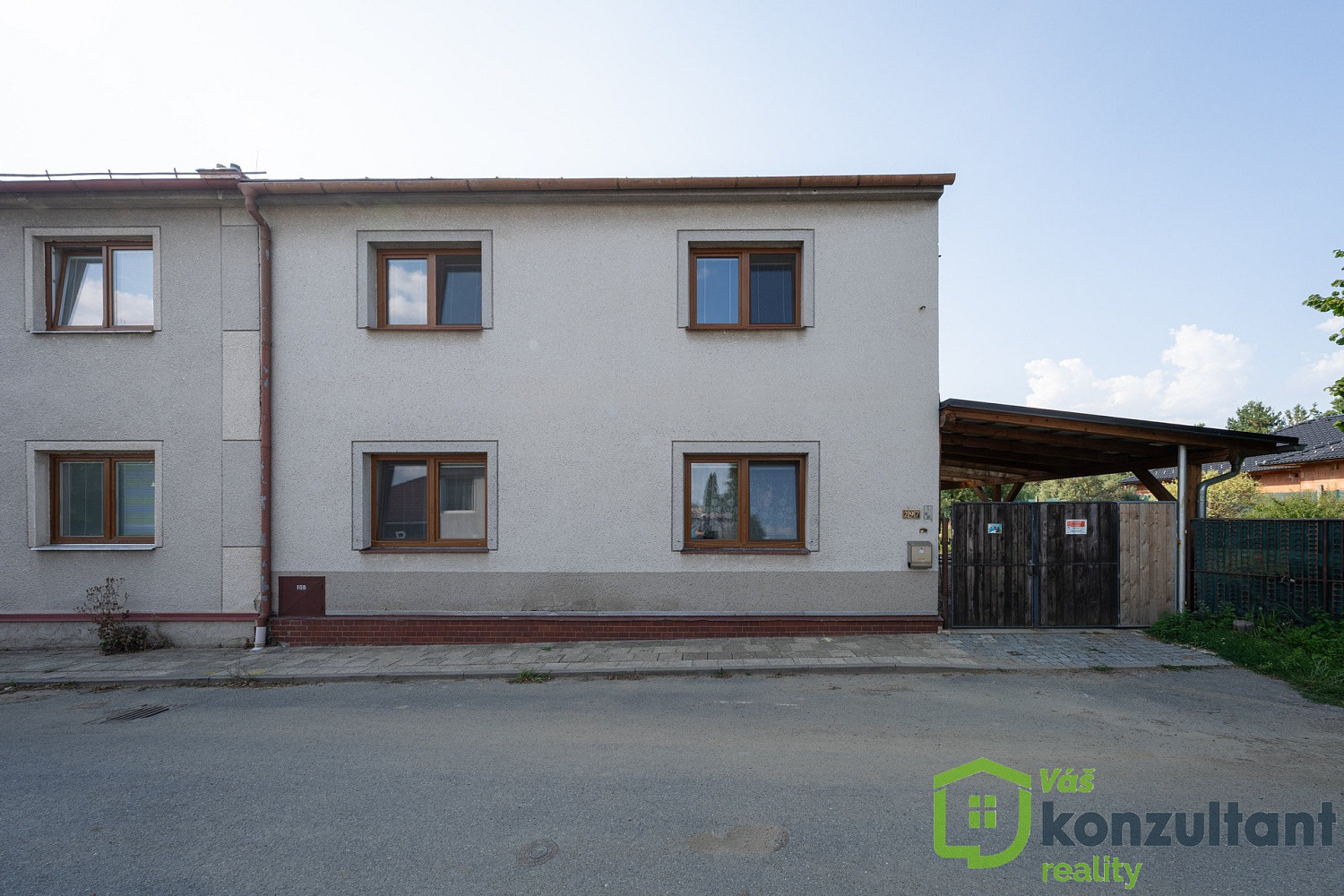 Prodej domu 225 m² s pozemkem 1 047 m² – fotografie 2