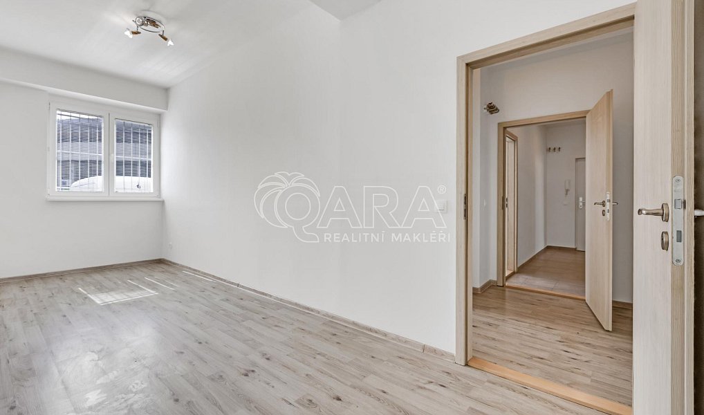 Prodej bytu 4+1 86 m², Praha – náhled fotky 2
