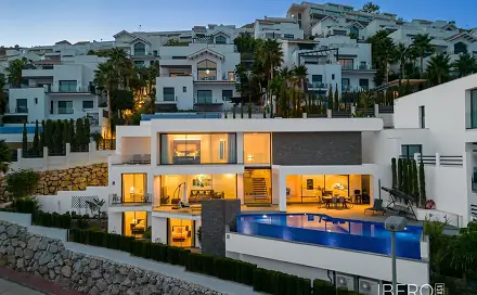 Prodej domu 260 m² s pozemkem 700 m², Benalmadena Costa, Španělsko