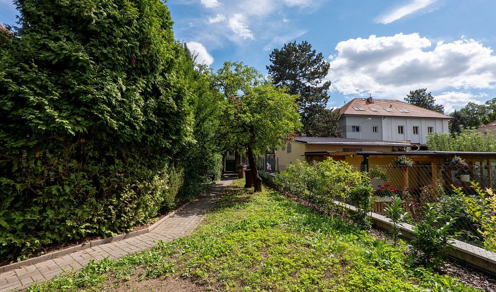 Prodej domu 429 m² s pozemkem 627 m², Praha – náhled fotky 31