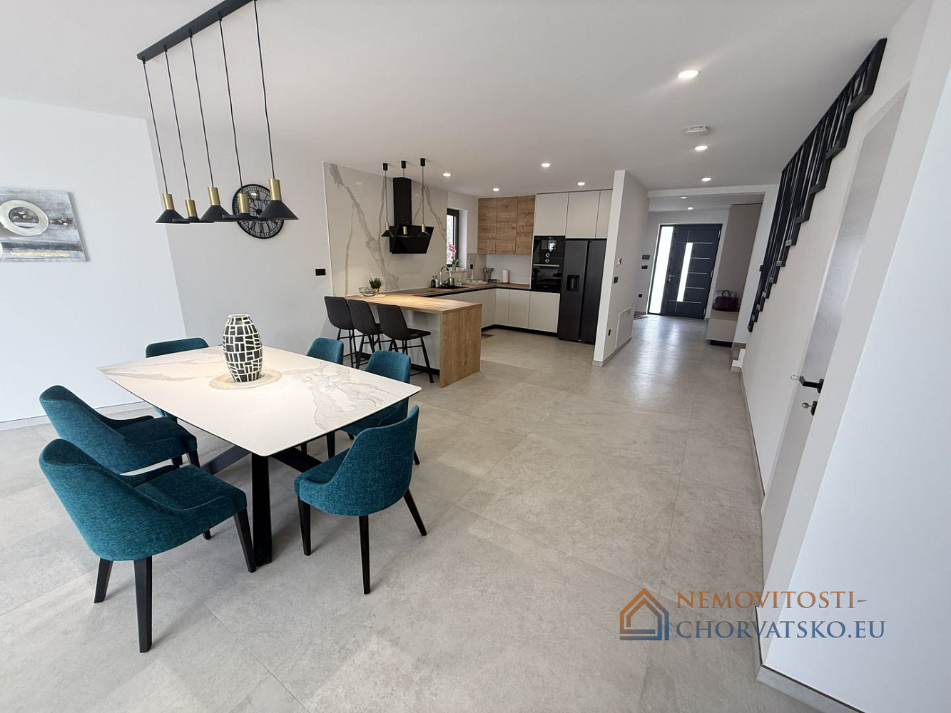 Prodej domu 214 m² s pozemkem 214 m² - Aanzicht 3