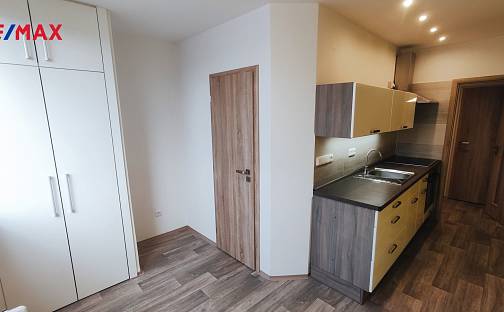 Pronájem bytu 2+1 55 m², Čajkovského, Šumperk