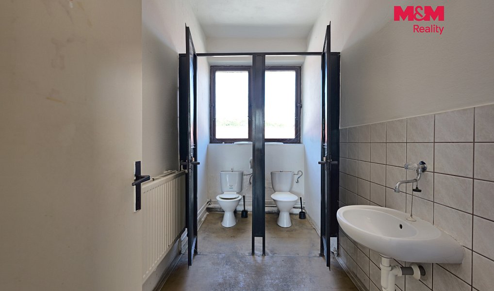 Prodej výrobních prostor 1 414 m², Kroměříž – náhled fotky 28