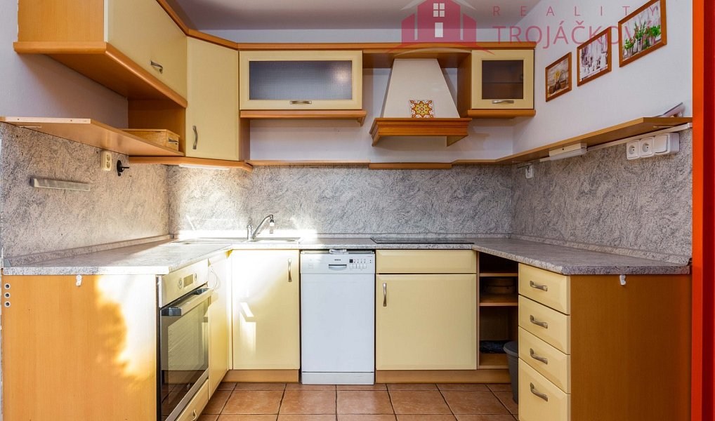 Prodej domu 260 m² s pozemkem 488 m², Rožnov pod Radhoštěm – náhled fotky 2