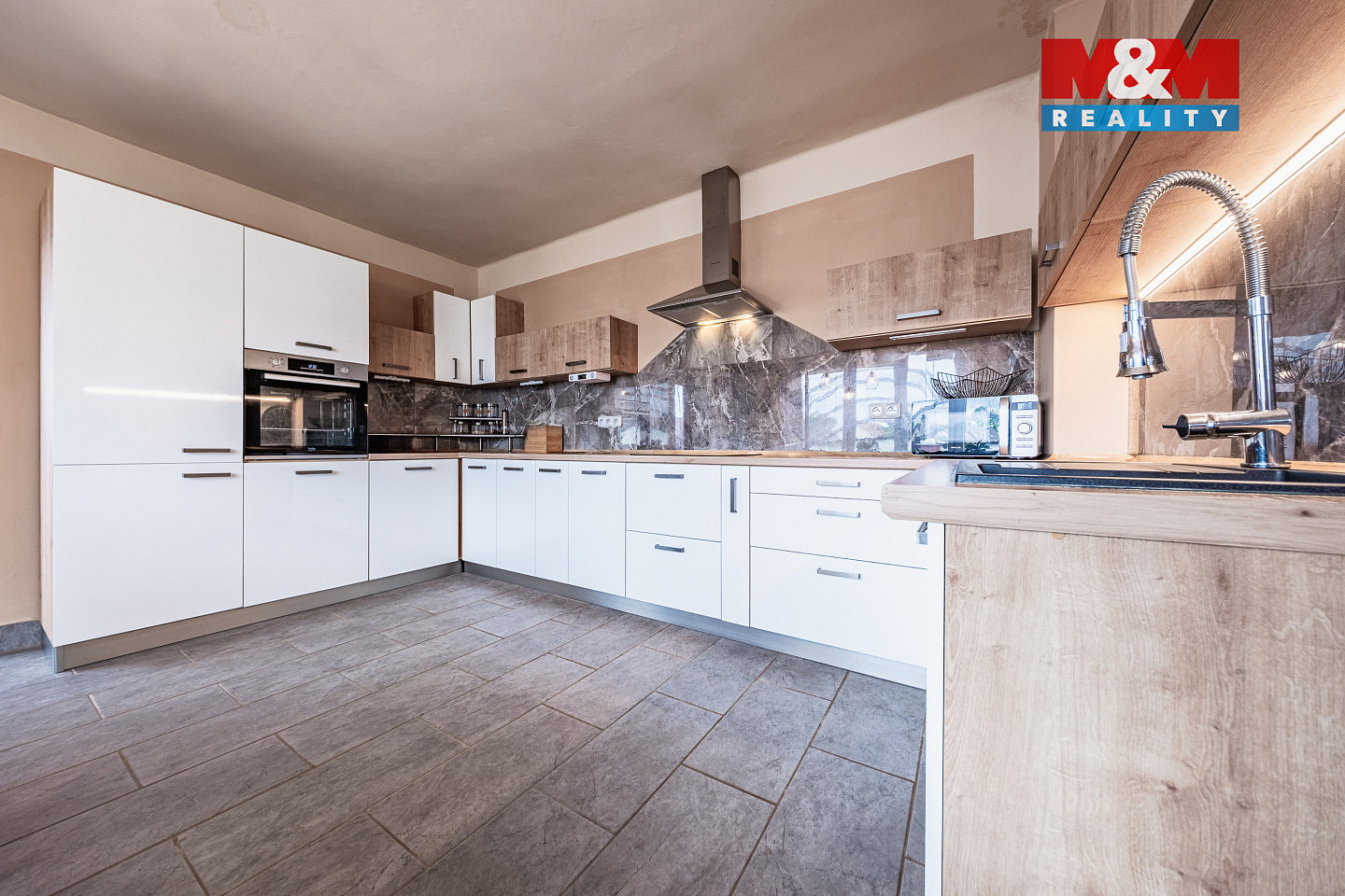 Prodej bytu 5+1 139 m² — photo 2