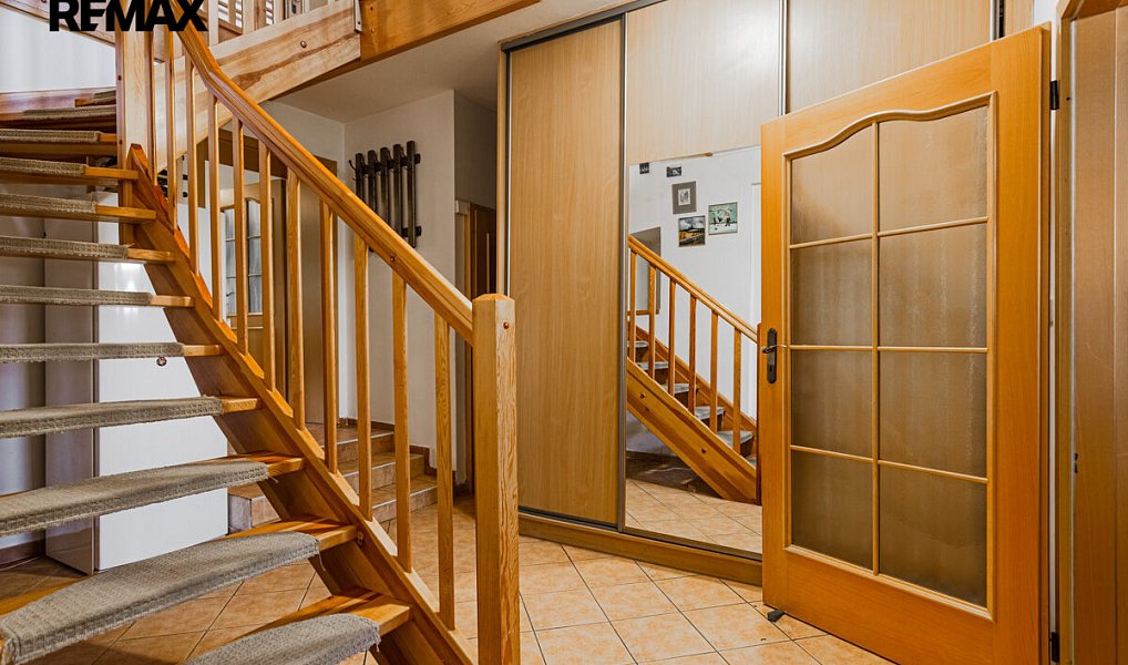 Prodej domu 267 m² s pozemkem 2 283 m², Dolní Bousov – náhled fotky 2