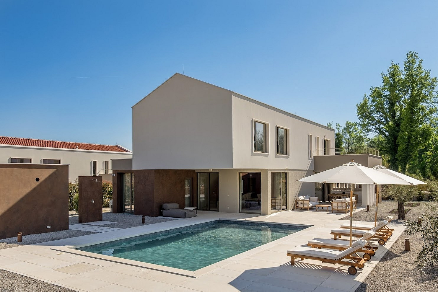 Prodej domu 283 m² s pozemkem 2 634 m²