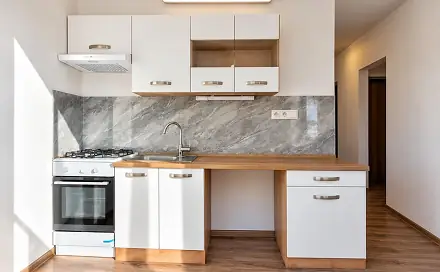 Pronájem bytu 2+1 53 m², Jana Ámose Komenského, Klášterec nad Ohří - Miřetice u Klášterce nad Ohří, okres Chomutov