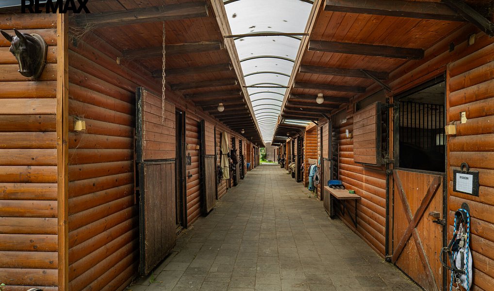 Prodej zemědělského objektu 2 400 m², Baška – náhled fotky 20