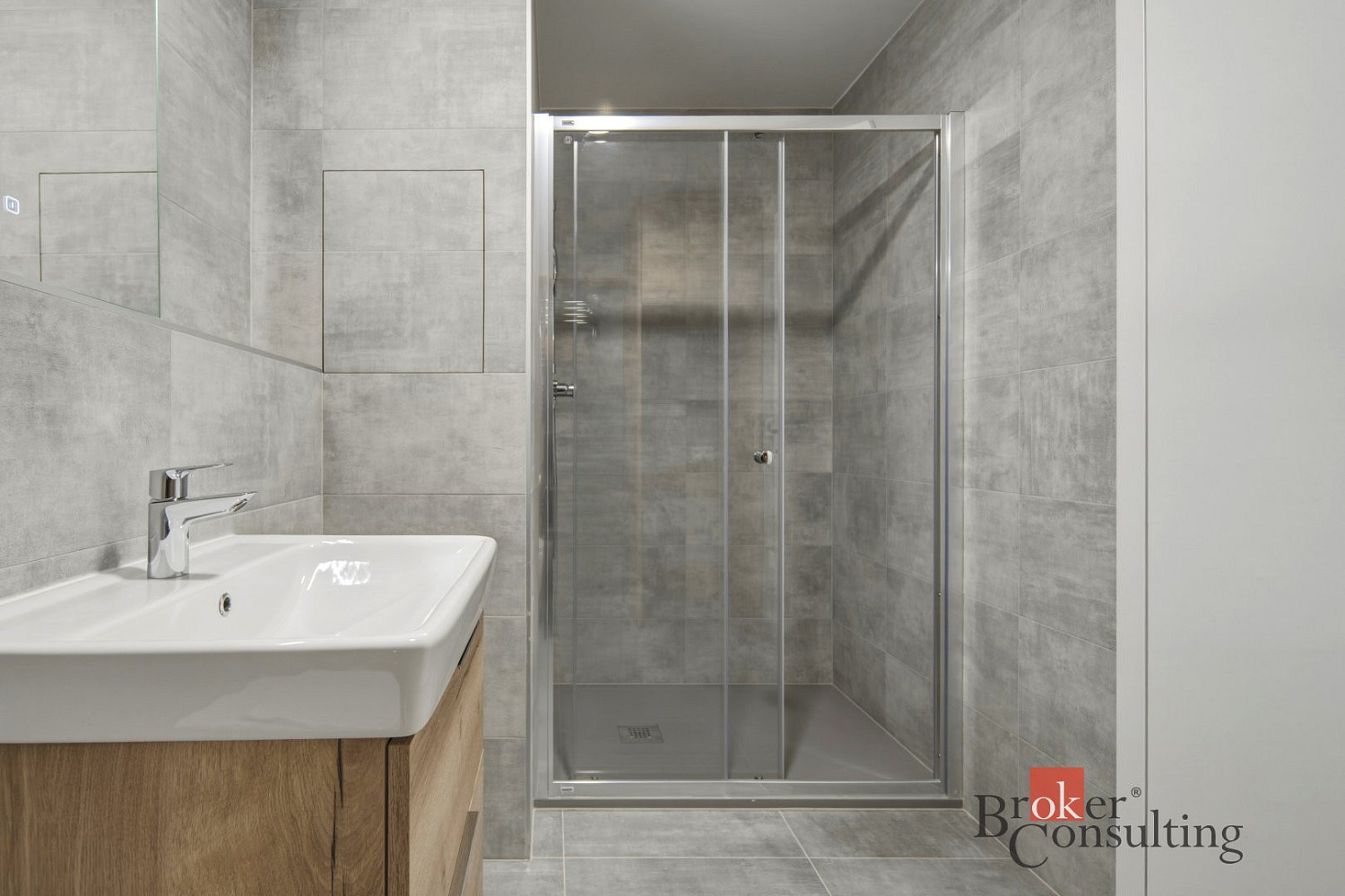 Pronájem bytu 1+kk 29 m² – fotografie 3