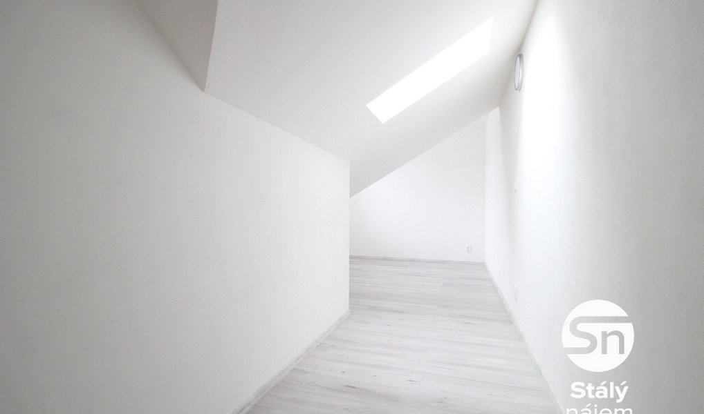 Pronájem bytu 3+kk 78 m², Milovice – náhled fotky 3