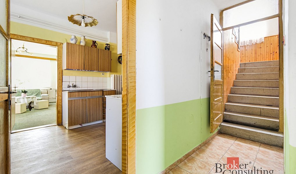 Prodej domu 185 m² s pozemkem 2 369 m², Vinary – náhled fotky 6