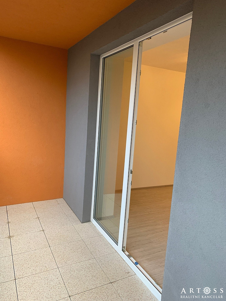 Pronájem bytu 1+1 33 m² — photo 3