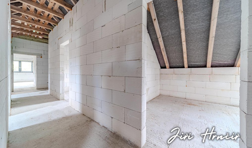 Prodej domu 313 m² s pozemkem 1 052 m², Nové Mitrovice – náhled fotky 19