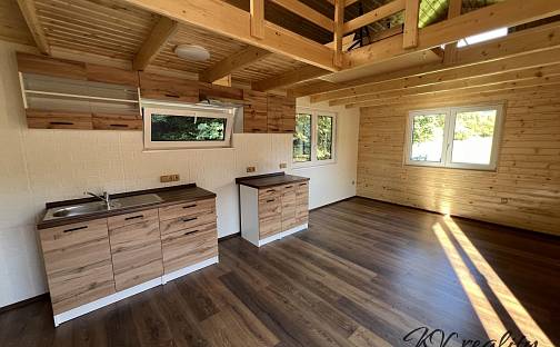 Prodej chaty/chalupy 34 m² s pozemkem 688 m², Tichov, okres Zlín