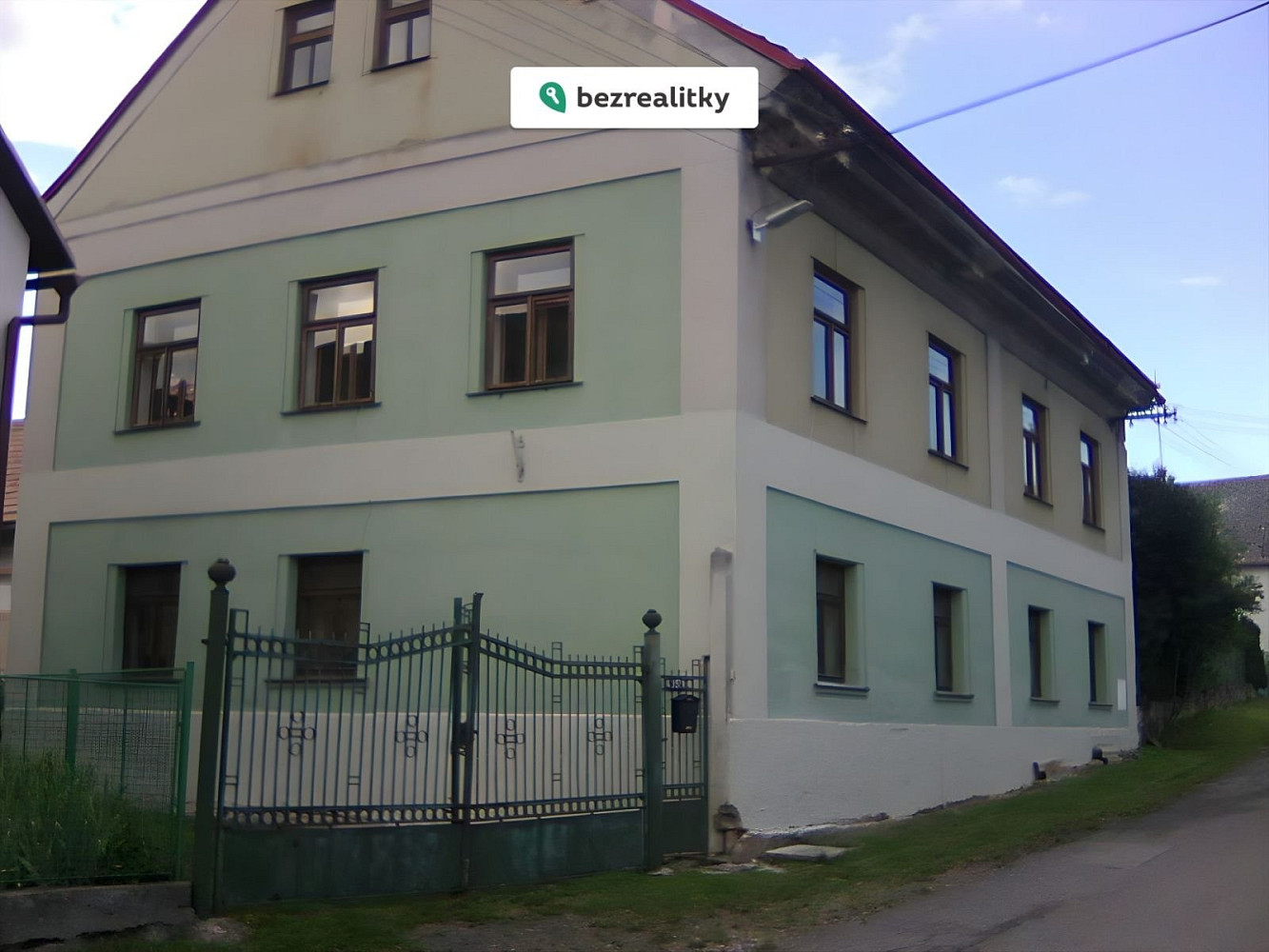 Prodej domu 240 m² s pozemkem 2 834 m² — photo 2