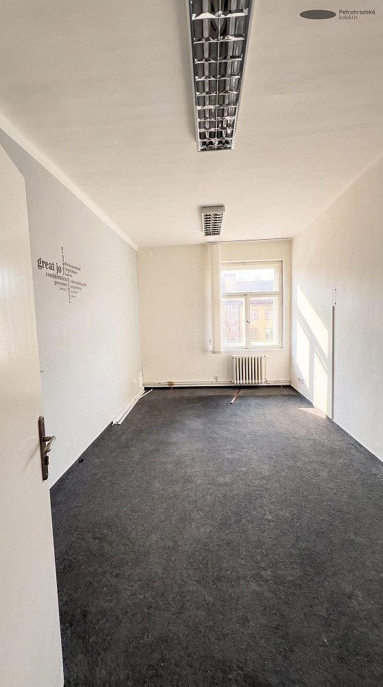 Pronájem kanceláře 18 m² – fotografie 3