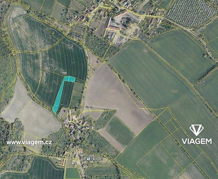 Prodej pole 1 072 m²