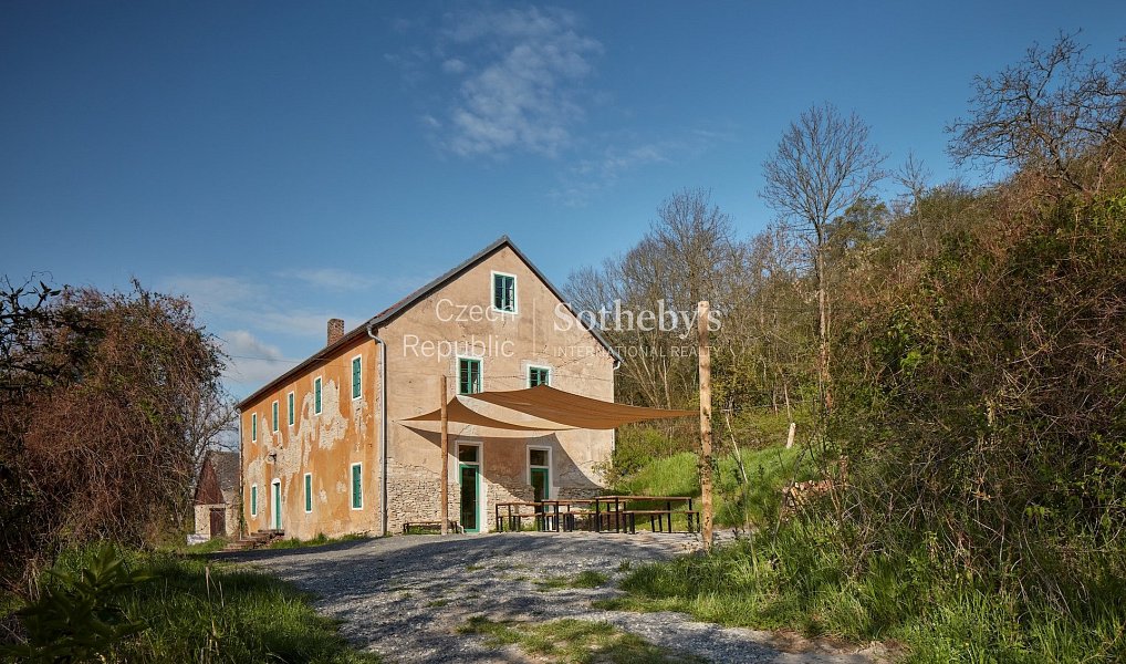 Prodej ubytovacího objektu 380 m², Brzánky – náhled fotky 4
