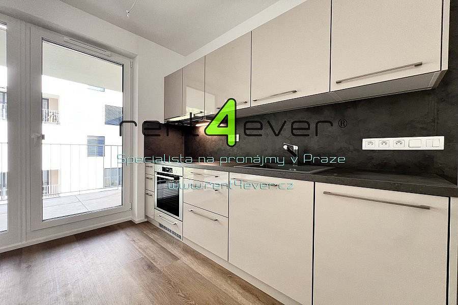 Pronájem bytu 2+kk 54 m² – fotografie 2