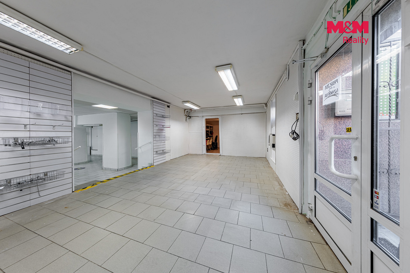Prodej obchodních prostor 147 m² – fotografie 3