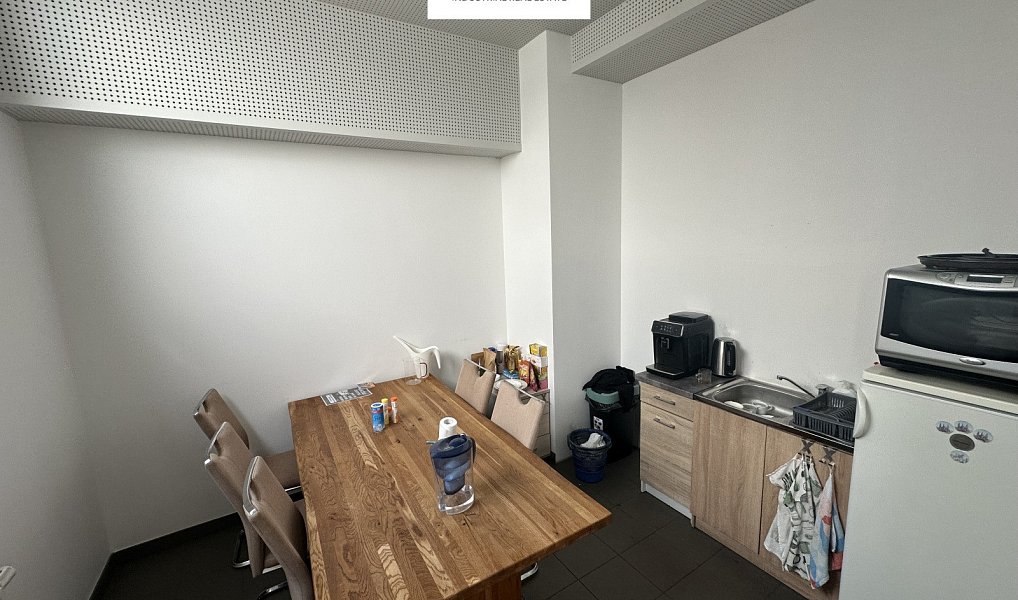 Pronájem skladovacích prostor 301 m², Strančice – náhled fotky 10