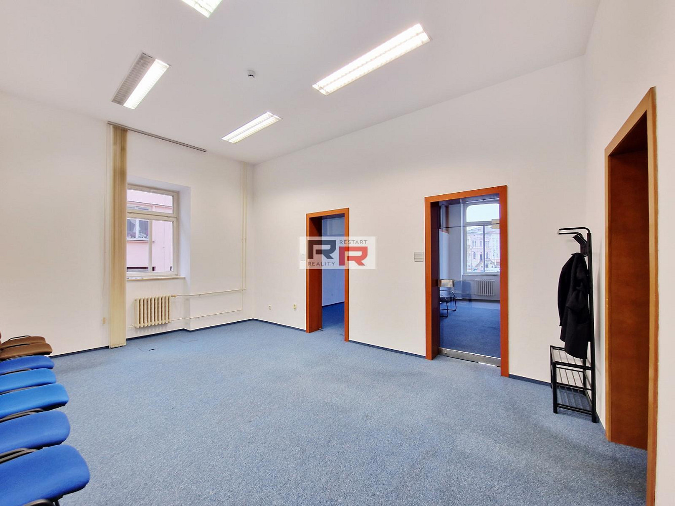 Pronájem trojkanceláře 67m² v centru Olomouce - ul. Dolní náměstí – pohled 3