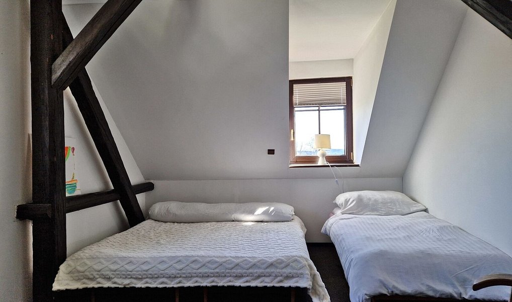 Prodej ubytovacího objektu 316 m², Benešov u Semil – náhled fotky 20