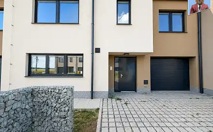 Pronájem domu 186 m² s pozemkem 530 m², Louky, Ostrovačice, okres Brno-venkov