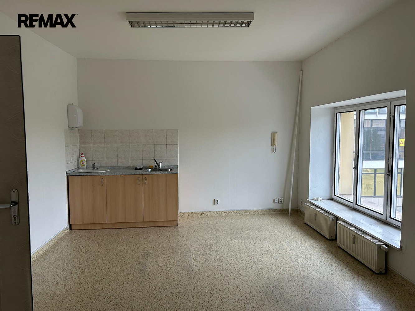 Pronájem komerčního objektu (jiného typu) 25 m² – fotografie 3