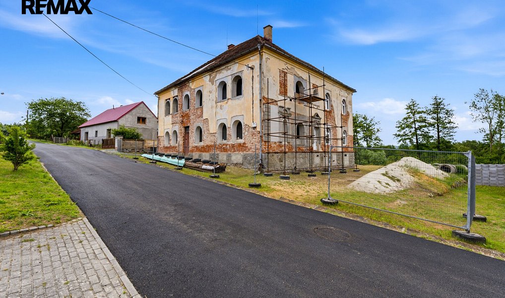 Prodej domu 735 m² s pozemkem 3 134 m², Zemětice – náhled fotky 17