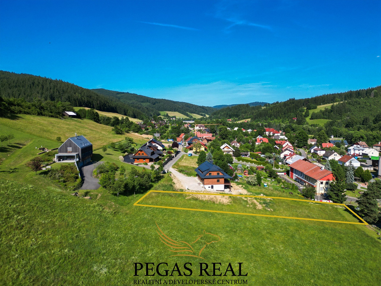 Prodej stavebního pozemku 1 951 m²