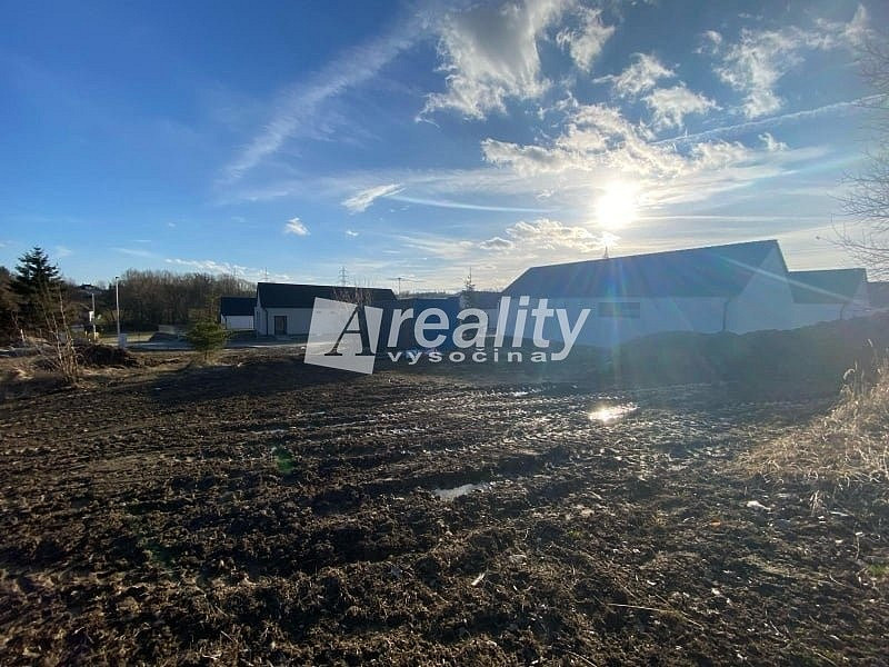 Prodej stavebního pozemku 718 m² – pohled 4