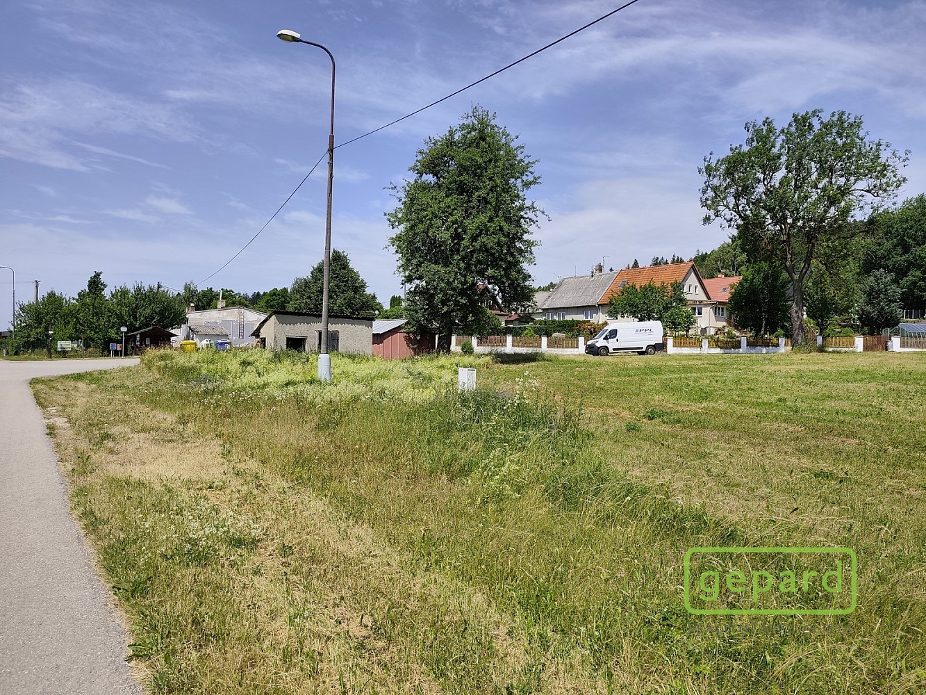 Prodej stavebního pozemku 892 m² – další