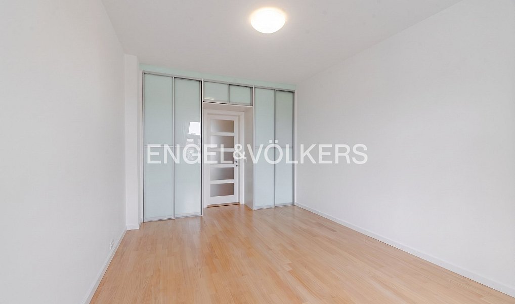 Pronájem bytu 6+kk 204 m², Praha – náhled fotky 10
