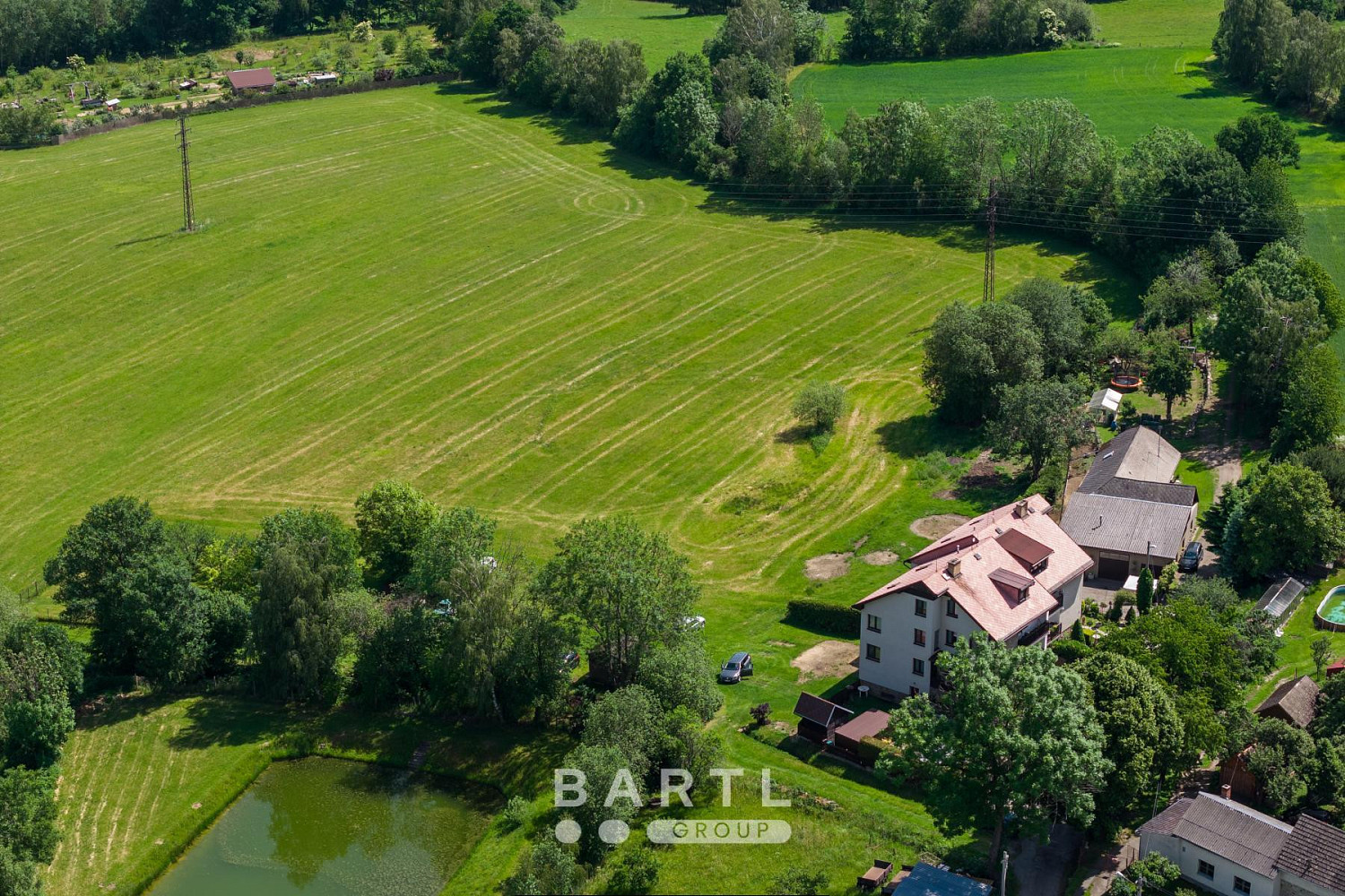 Prodej stavebního pozemku 880 m² – fotografie 5
